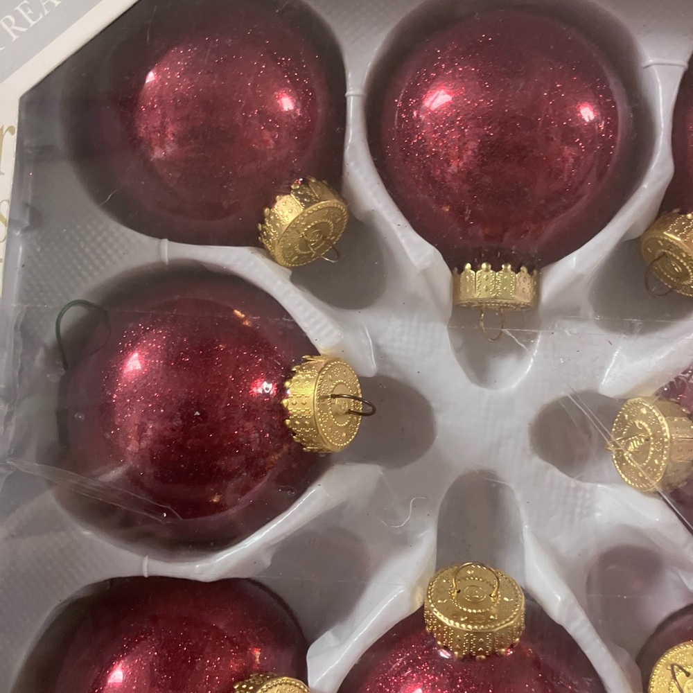 Unique Vintage Glittering Red Ornaments Set - Picture 3 of 4